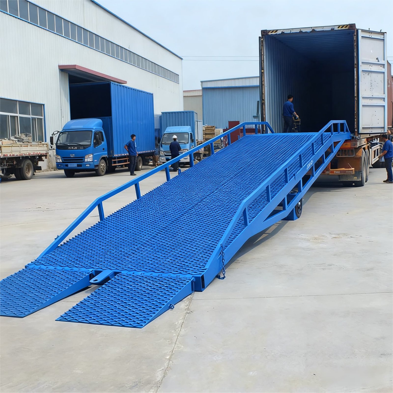 Hengjinrui's mobile dock ramps efficiently transfer cargo between containers and warehouses.