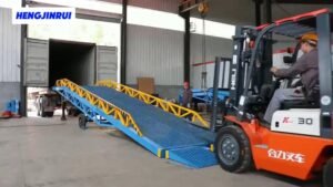 mobile yard rampThe forklift traveled safely and smoothly on the mobile dock ramp.